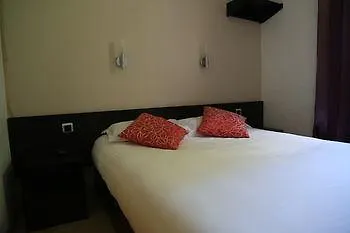 فندق Les Beaux Soleils سيرُجي